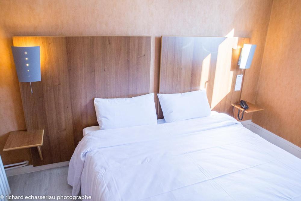 Hotel De La Vendee Ла-Рош-сюр-Йон Экстерьер фото