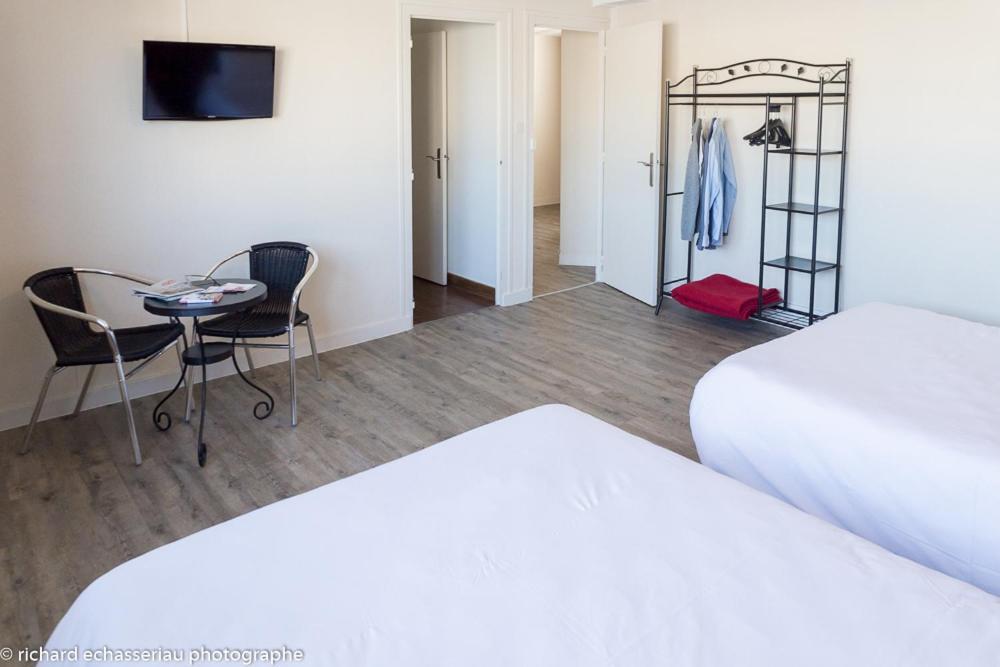 Hotel De La Vendee Ла-Рош-сюр-Йон Экстерьер фото